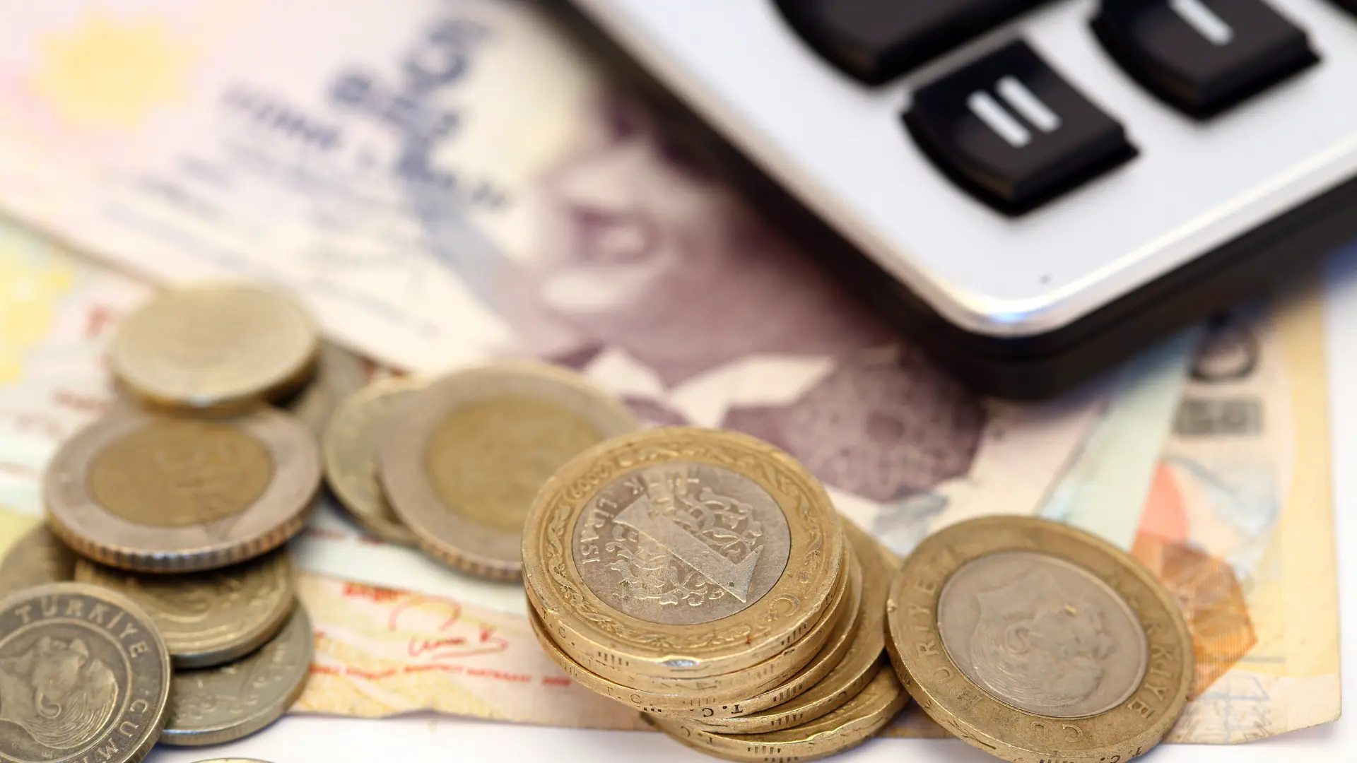 Mahkemeler Nafaka Artış Oranını Belirlerken Hangi Kriterleri Göz Önünde Bulundurur?